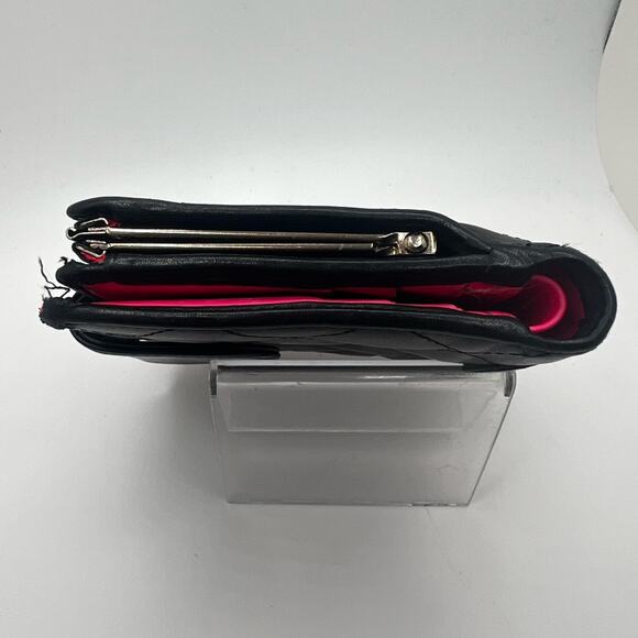 GUC Chanel Cambon Bifold Wallet - Picture 2 of 9